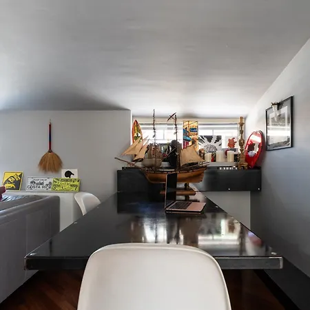 Interno Dieci باري