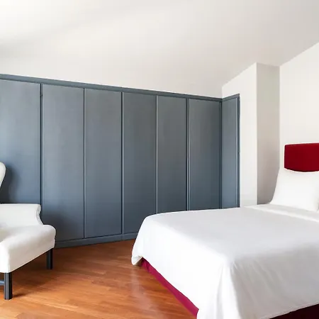 Interno * باري